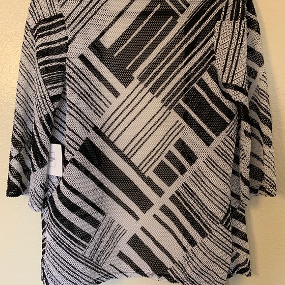 Perseption Concept Cardigan - Picture 8 of 8